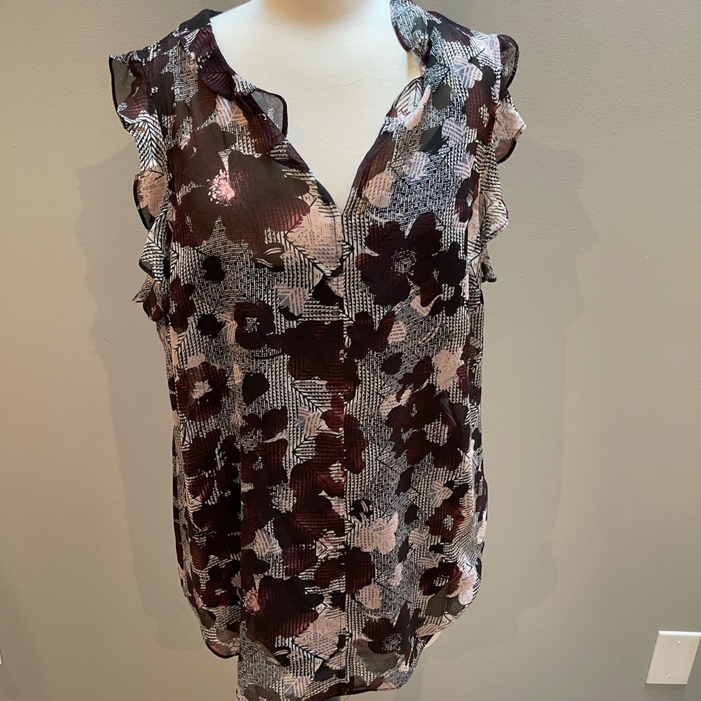 EUC Cabi Sleeveless tank. Size L